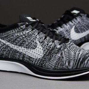 Nike Flyknit Racers Oreo